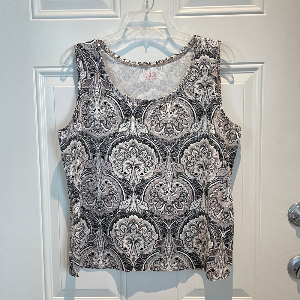 212 Collection Paisley Black Tan Cream White Stretchy Sleeveless Top Size Large